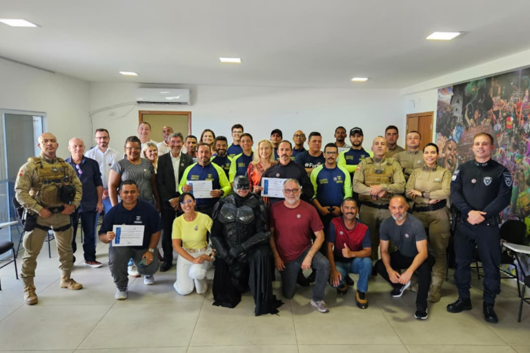 ENA celebra certificação de nova turma em curso que promove o resgate social.
